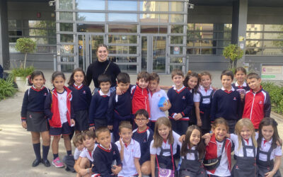 ¡Los alumnos de 2º descubren los secretos de la biblioteca!