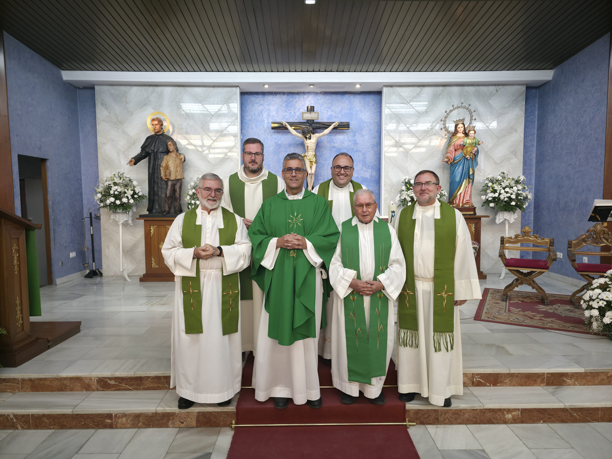 Javi Luna celebra sus bodas de plata sacerdotales