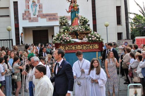 159 Eucaristia-y-procesion