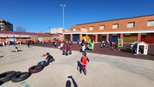Don-Bosco-en-Infantil 208 Juegos-de-Patio